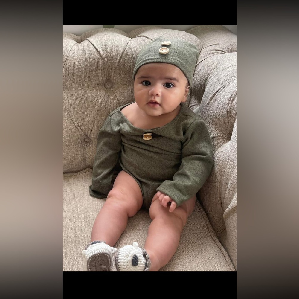 Unisex baby photoshoot outfit